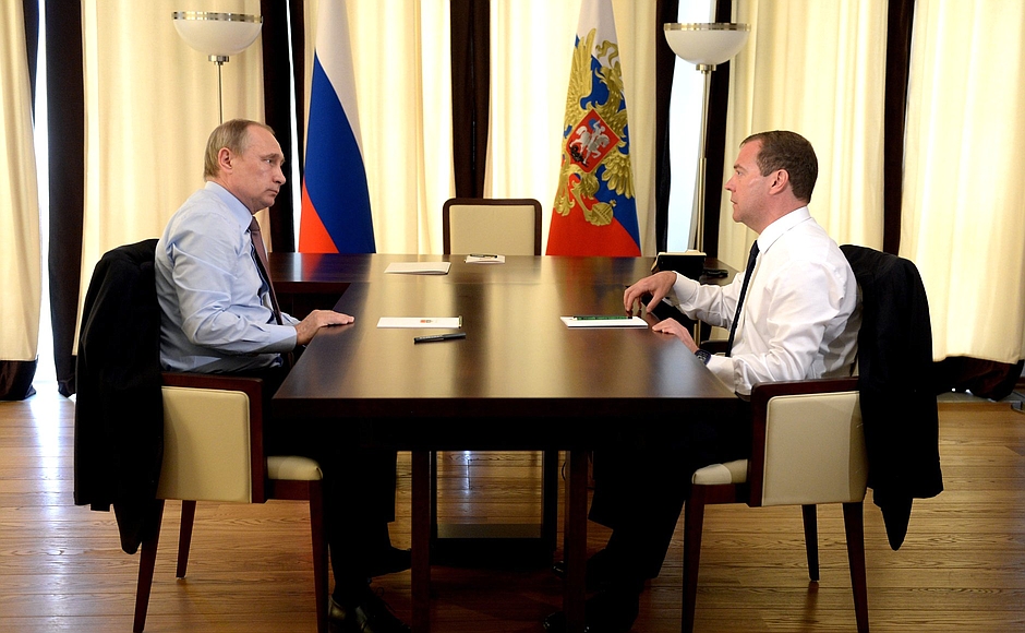 Путин поручил отреагировать на укрепление рубля