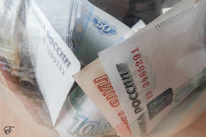Рублёвые вклады уральцев превысили 2 трлн рублей