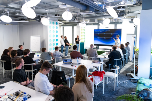 Сбер и Группа Синара разработали более 40 сценариев применения GigaChat в промышленности