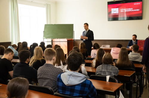Президент УБРиР рассказал о цифровом рубле на Евразийском экономическом форуме молодежи