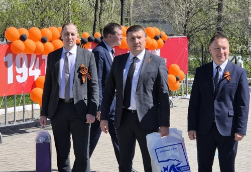 Банк Уралсиб в Златоусте поздравил ветеранов с Днём Победы