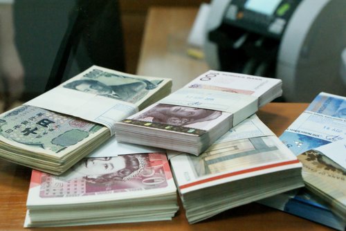 Банк «Открытие» в Свердловской области предлагает для обмена три новые валюты: фунт, юань и швейцарский франк