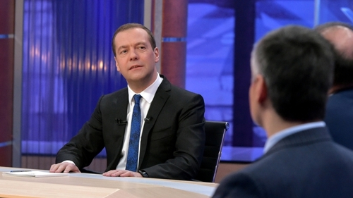 Медведев: инфляция в 2016 году будет самой низкой за всю историю России