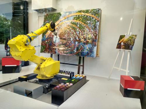 Росбанк и FANUC Россия представят робота-художника на ИННОПРОМе