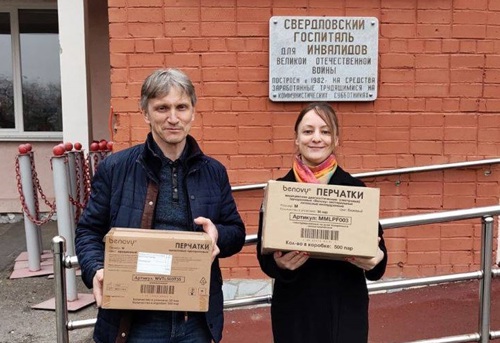 Абсолют Банк передал в больницы Екатеринбурга 10 тысяч масок и перчаток
