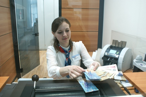 Новые правила обмена валюты: без паспорта меняют только 15 тысяч рублей
