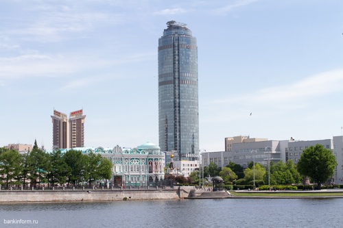 Банк Хлынов открыл офис в Екатеринбурге