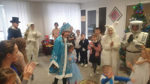 Банк Уралсиб в Екатеринбурге принял участие в благотворительной новогодней елке
