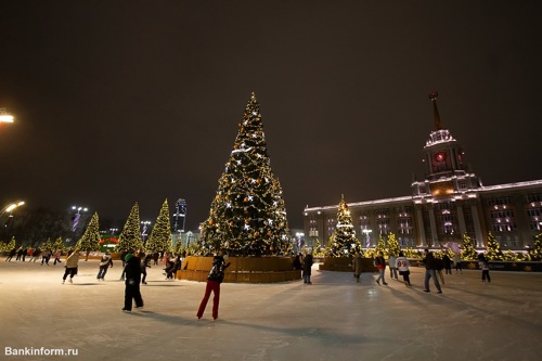 Теперь со Сбером. В Екатеринбурге открыли главный каток города
