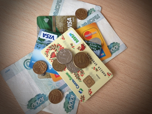 Банки предлагают денежный кэшбэк пользователям карт «Мир»	